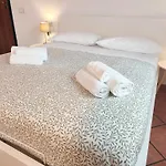 דירה Monolocale Con Parcheggio Riservato Pressi Clinica Fogliani E Centro Storico *