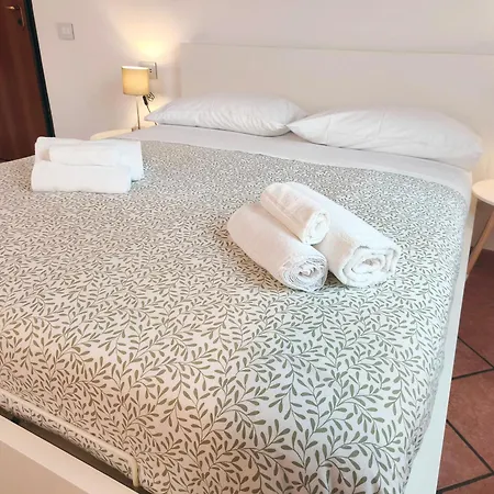 Apartment Monolocale Con Parcheggio Riservato Pressi Clinica Fogliani E Centro Storico *