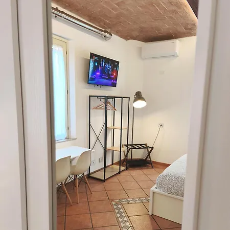 Monolocale Con Parcheggio Riservato Pressi Clinica Fogliani E Centro Storico Modena