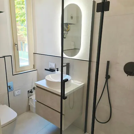 Monolocale Con Parcheggio Riservato Pressi Clinica Fogliani E Centro Storico Apartment