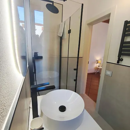 Monolocale Con Parcheggio Riservato Pressi Clinica Fogliani E Centro Storico Apartment *