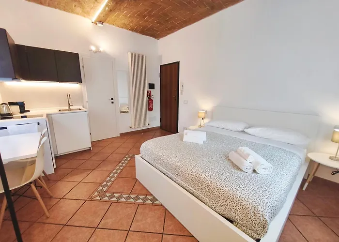 Monolocale Con Parcheggio Riservato Pressi Clinica Fogliani E Centro Storico Daire Modena