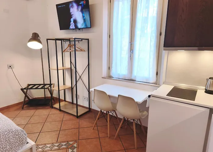 Monolocale Con Parcheggio Riservato Pressi Clinica Fogliani E Centro Storico