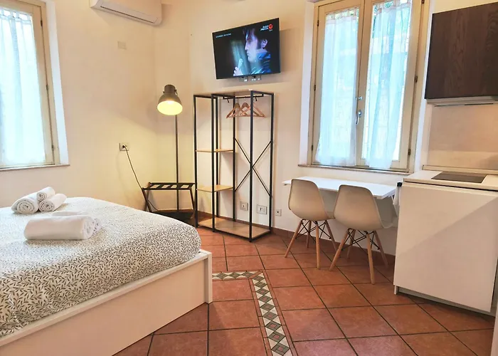 Monolocale Con Parcheggio Riservato Pressi Clinica Fogliani E Centro Storico Daire