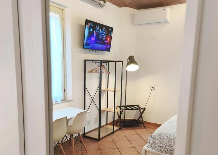 Monolocale Con Parcheggio Riservato Pressi Clinica Fogliani E Centro Storico 摩德纳